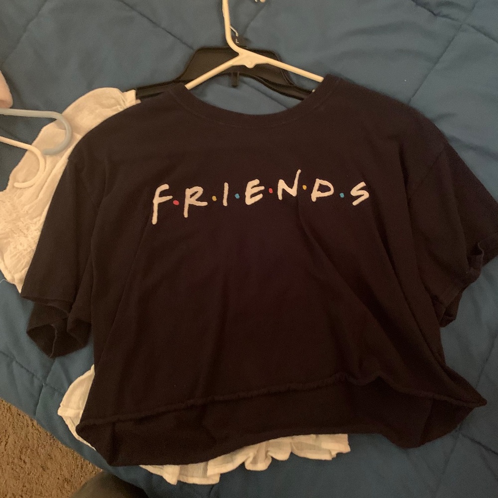 FRIENDS T-Shirt Cropped in Black